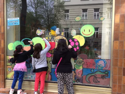 Im Kinder- und Jugendtreff Bassena Stuwerviertel (2., Wolfgang-Schmälzl-Gasse 12) ist von Montag bis Freitag von 15:00 bis 18:30 Uhr immer etwas los. 