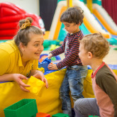 Ab in den Indoorspielplatz Seversaal!